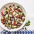 Griekse salade met geroosterde kikkererwten