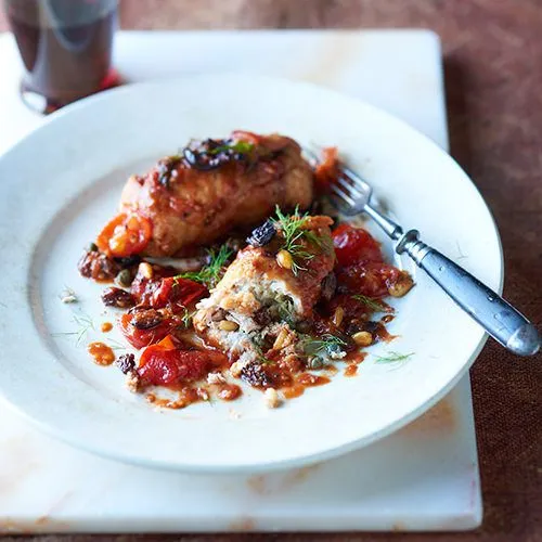 Siciliaanse gevulde tonijn met tomatensaus