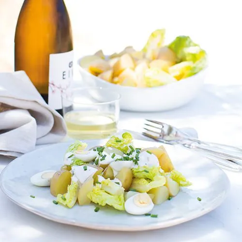 Duitse kartoffelsalade met kruidendressing