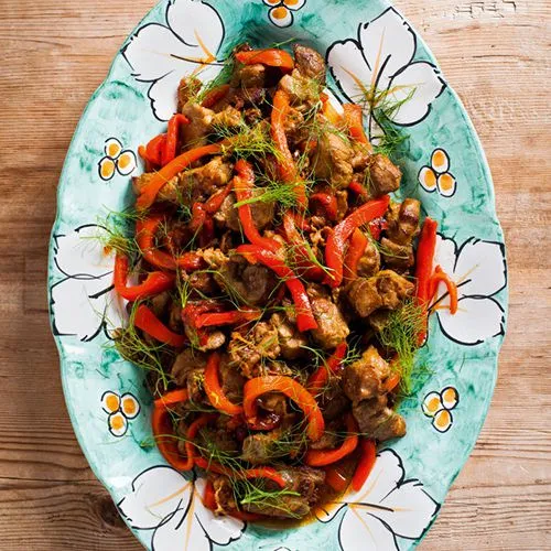 Gestoofd varkensvlees met pancetta en paprika