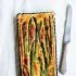 Aspergetaart van groene asperges met comté