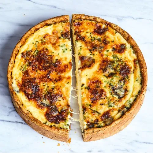 Quiche met drie kazen en bieslook