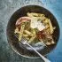Geroosterde radicchio met pasta en salie-walnootpesto