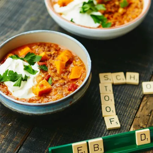 Vegetarische linzenstoof met zoete aardappel