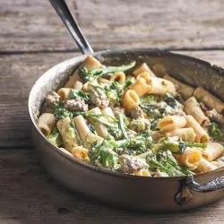 Tip: Rigatoni met broccoli en worst