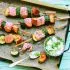 Zalmspiesjes met dillesaus