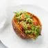 Recept Gevulde zoete aardappel met avocado en tomaat