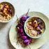 Baba ganoush van bloemkool met ui-granaatappelsalade
