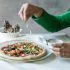 Pizza met paprika en artisjok