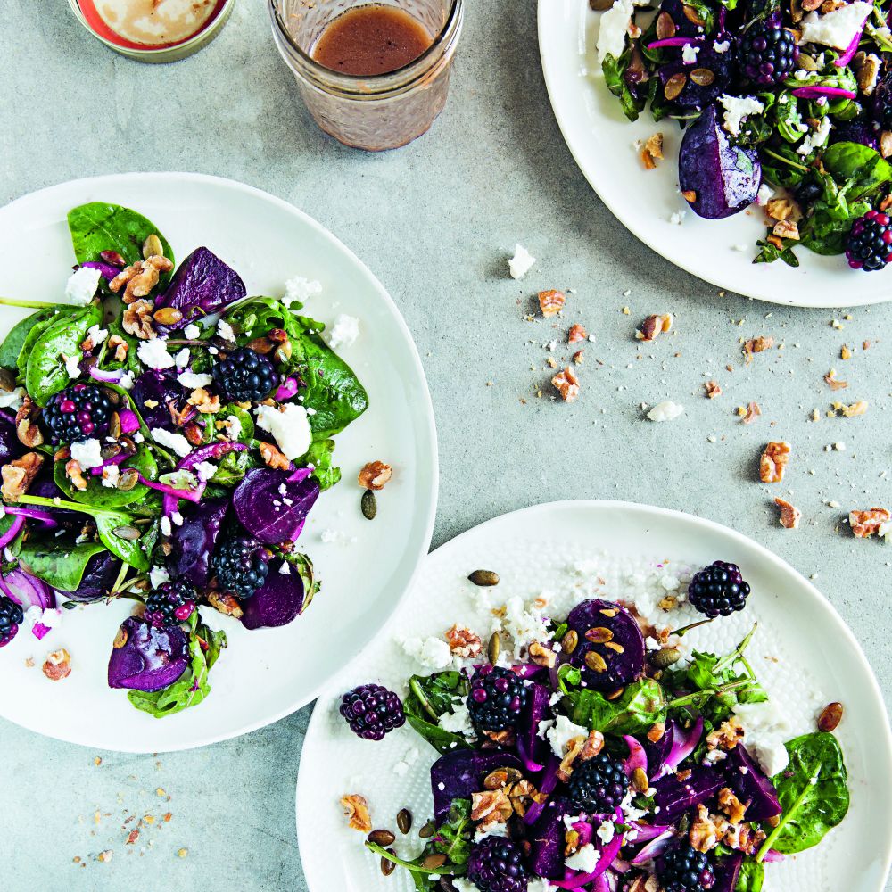 Bietensalade met bramen, geitenkaas en walnootolie - recept - okoko recepten