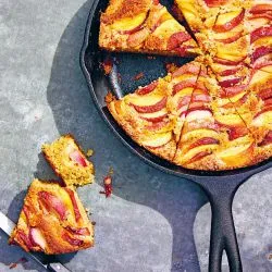 Tip: Dutch baby met zomers fruit en maanzaad
