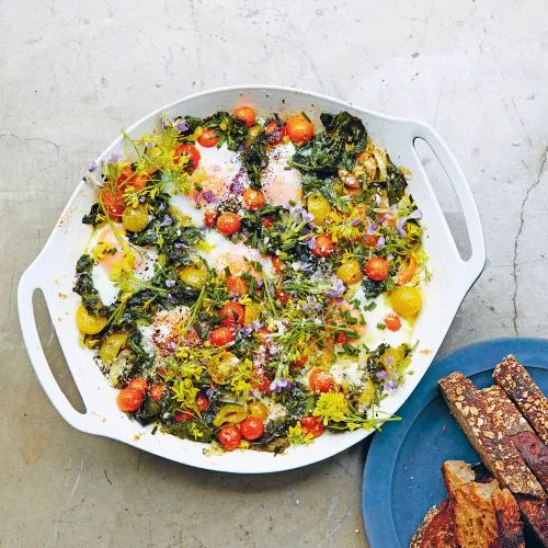 Omelet uit de oven met groenten en kruiden