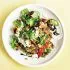 Brunch-chaat met kapucijners en tomaten