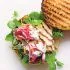 Recept Vegi-burger met feta, munt-bietenyoghurt en rucola