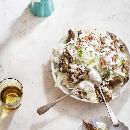 Venkelsalade met vijgen, amandelen en geitenkaas