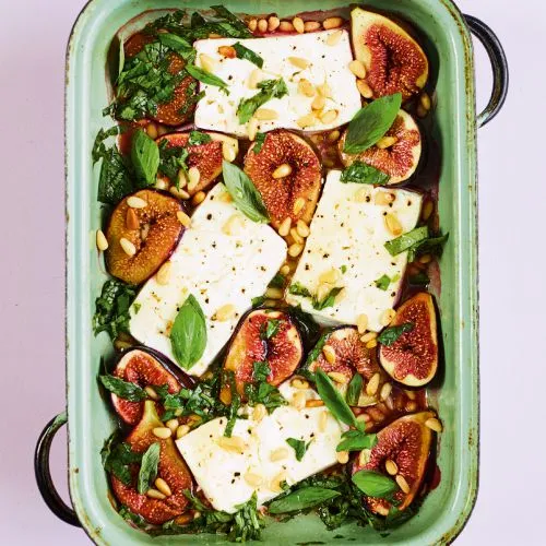 Feta met vijgen, pijnboompitten en basilicum