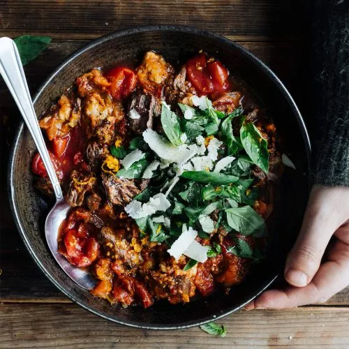 Italiaanse runderstoofpot met pomodorini en sinaasappelrasp