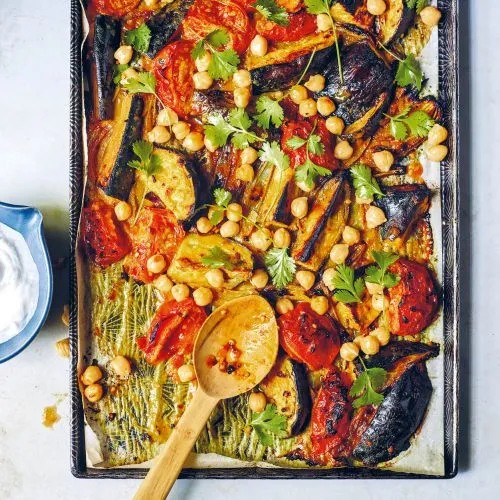 Kruidige geroosterde tomaten en aubergine met miso