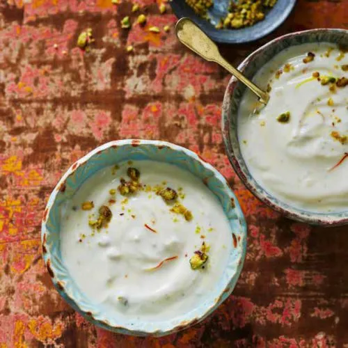 Saffraanhangop met pistachenoten