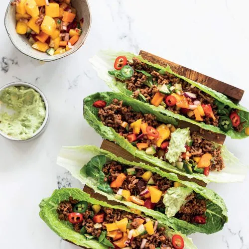 Slawraps met rundergehakt en mangosalsa