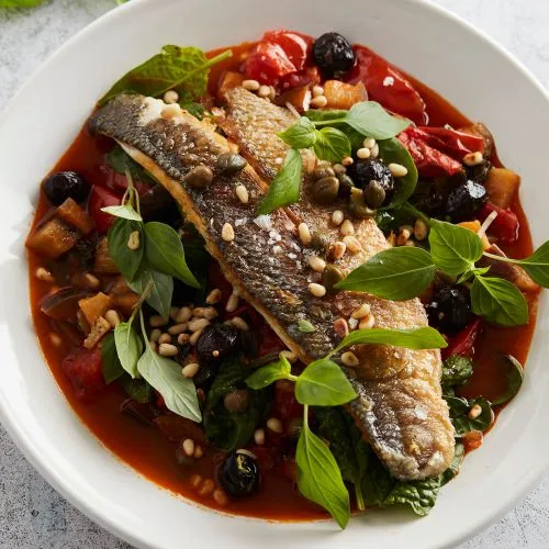 Siciliaans stoofpotje: caponata met zeebaars