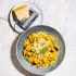 Macaroni met bloemkool en pijnboompitten
