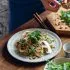 Recept Noedelsalade met pindakaas en koriander
