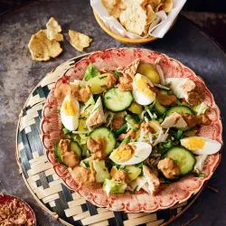 Tip: Gado gado met cashewnotensaus
