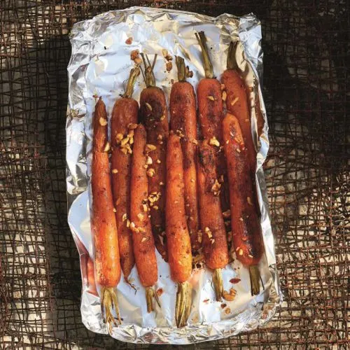 Spicy wortels van de barbecue