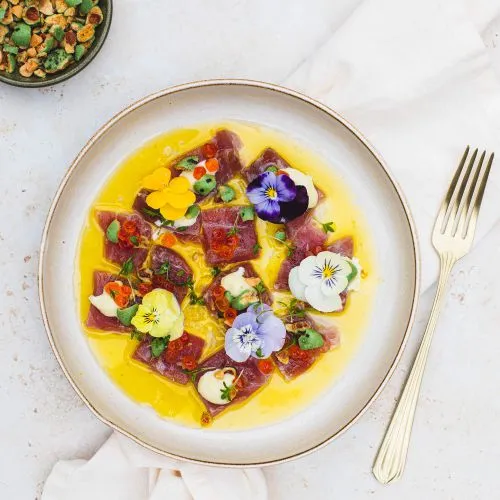 Tonijn crudo met wasabi en zalmeitjes