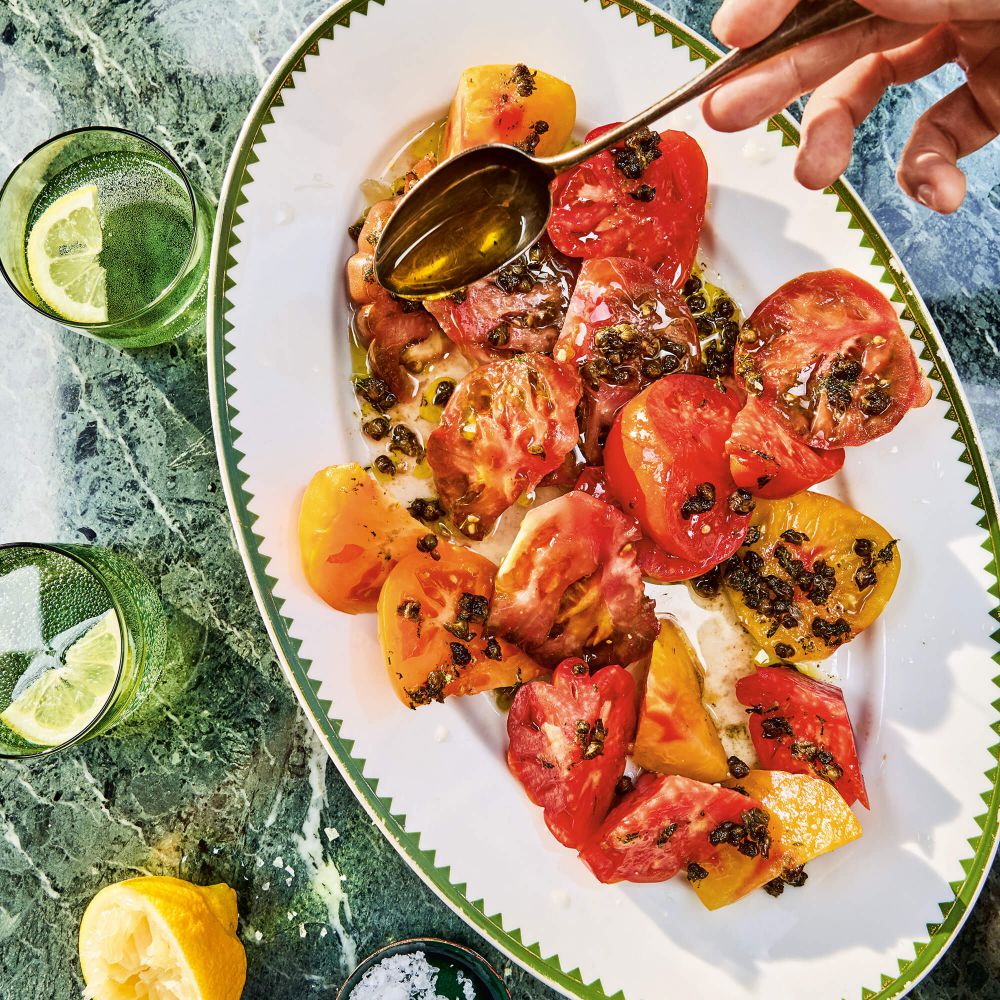 Tomatensalade met tijm en gebakken kappertjes recept okoko recepten