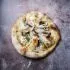 Pizza met pastinaak, aardpeer en boschampignons