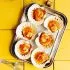 Gegrilde coquilles met rode-peperdressing