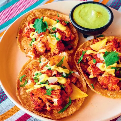 Taco's met geroosterde bloemkool in chilirub