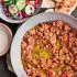 Borlottibonen, gehakte salade en tahin