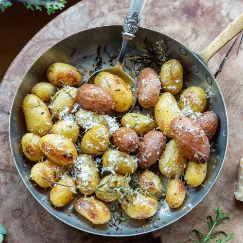 Aardappeltjes uit de oven met rozemarijngremolata