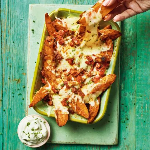 Zoete-aardappelpartjes met chorizo en kaas