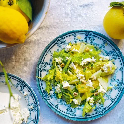 Salade van grapefruit, bleekselderij en ricotta