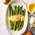 Groene asperges met saffraanaioli