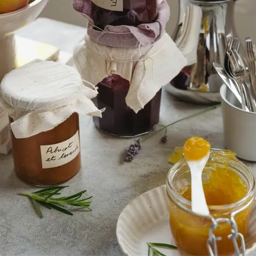 Abrikozenconfituur met lavendel