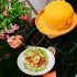Bamisoep met kropsla en bawang Goreng