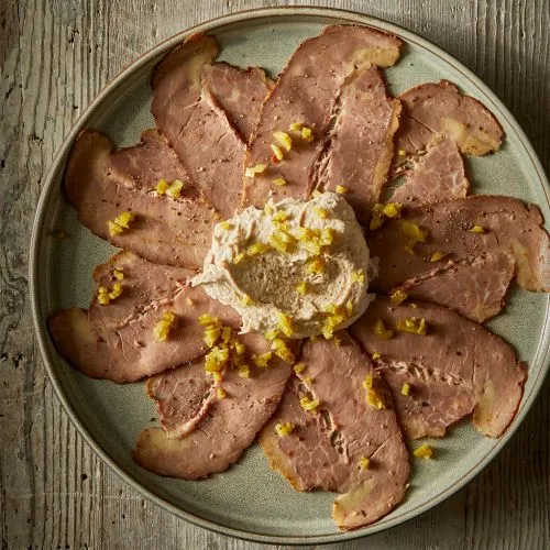 Pastrami met gerookte makreelmayonaise