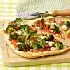 Pizza met broccoli en blauwe kaas