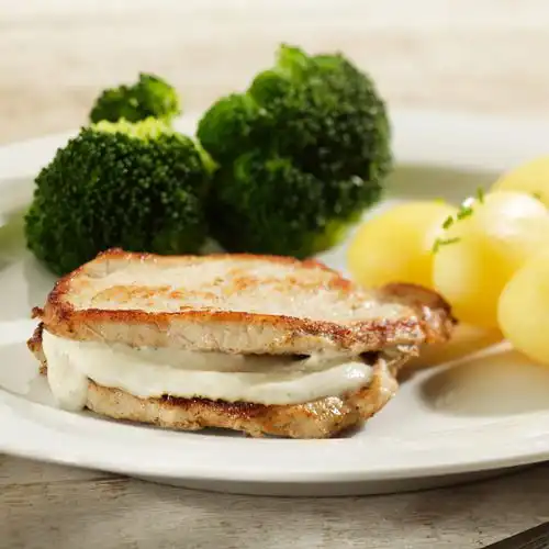 Gevulde varkensfilet met broccoli en krieltjes
