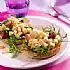Beschuitbol met kaas-fruitsalade