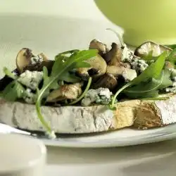 Tip: Bruschetta met gebakken paddenstoelen