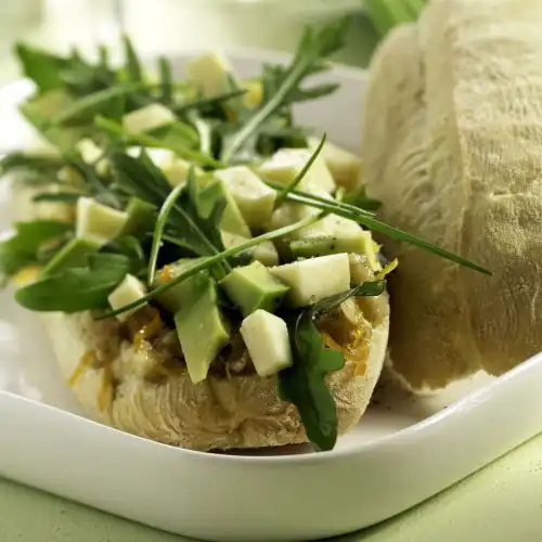 Ciabatta met notenspread en abdijkaas