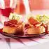 Crostini met rauwe ham en gemarineerde peer