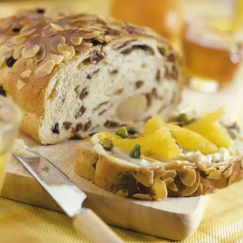 Paasbrood met mascarpone en sinaasappel