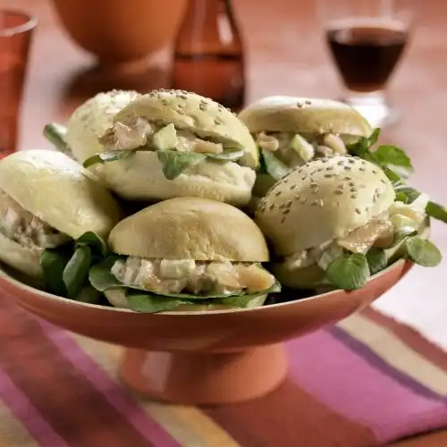Partybroodjes met zalmsalade